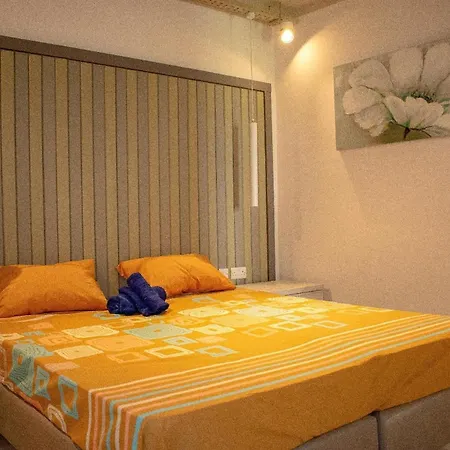 Wunderschoene In Mit Privatem Balkon 음시다