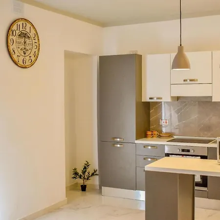 Wunderschoene In Mit Privatem Balkon * Msida