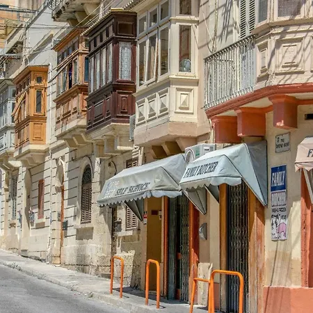 Wunderschoene In Mit Privatem Balkon Msida